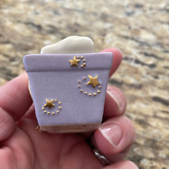 🌎 Lenox Holiday Traditions Lavender Present - Picture 6 of 14